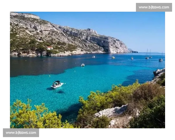 乔丹携逆龄娇妻乘 1.5 亿超级游艇现身克罗地亚 全家开启地中海奢华假期